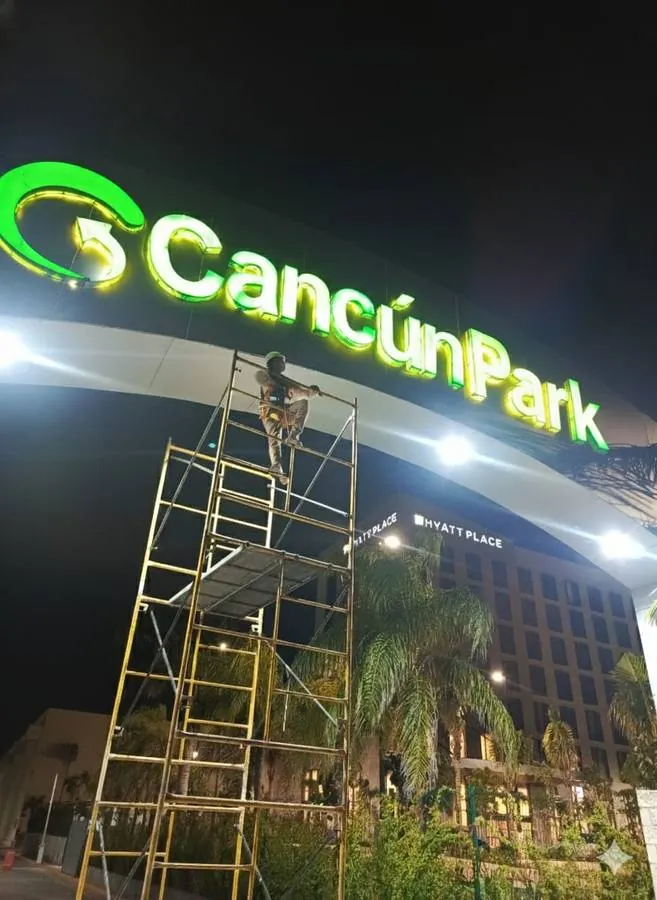 Letrero iluminado, Cancún Park